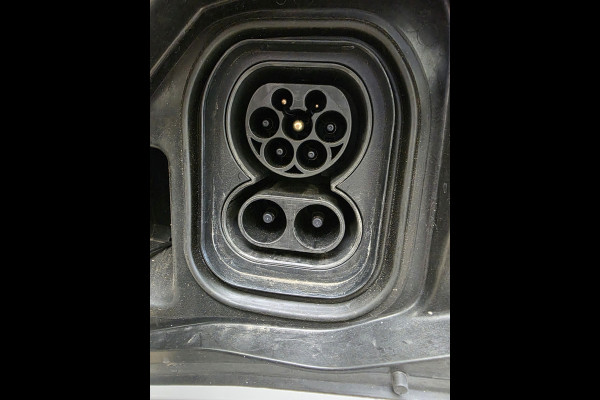 Renault Trafic -E-Tech /Citroen e-Jumpy XL L3 75kWh SNELLADER Rolstoelauto / Rolstoelbus 7-Persoons met Bodemverlaging