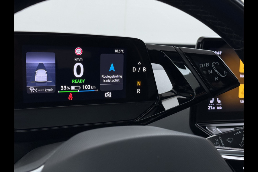 Volkswagen ID.3 First Max 62kWh Pano-dak 20"lm Head-Up-Display Adap.Cruise Camera Elek.Stoelen Navi Ecc Keyless Advanced Head-Up Matrix-Led SOH 91% Ergo Active Stoelen+Stuur+Stoelverwarming Led-a-licht dynamisch Apple Carplay Android Auto Dodehoek detector Dealeronderhouden Origineel Nederlandse Auto € 49.175,- nieuw!