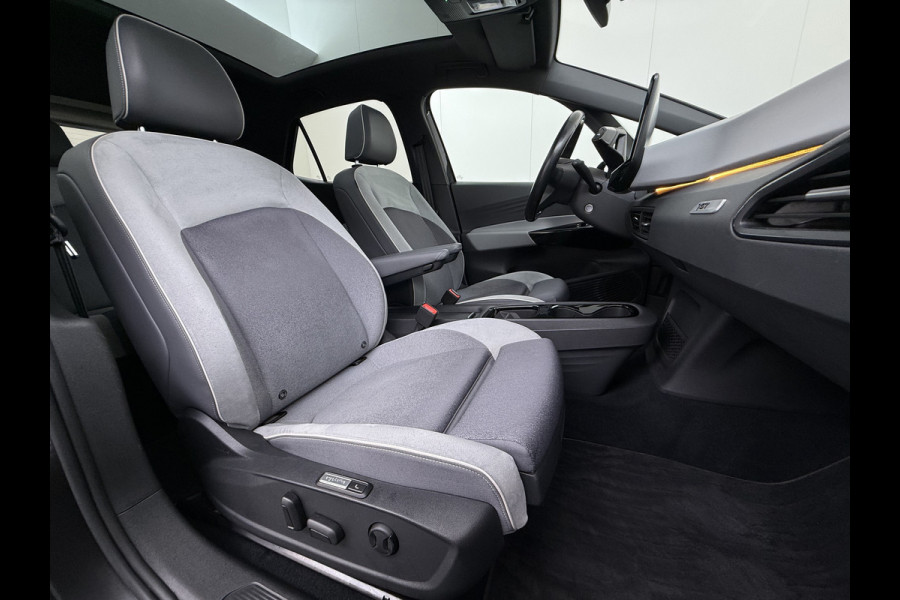 Volkswagen ID.3 First Max 62kWh Pano-dak 20"lm Head-Up-Display Adap.Cruise Camera Elek.Stoelen Navi Ecc Keyless Advanced Head-Up Matrix-Led SOH 91% Ergo Active Stoelen+Stuur+Stoelverwarming Led-a-licht dynamisch Apple Carplay Android Auto Dodehoek detector Dealeronderhouden Origineel Nederlandse Auto € 49.175,- nieuw!
