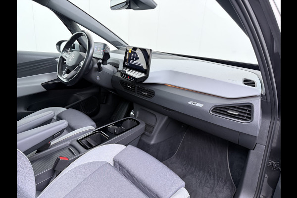 Volkswagen ID.3 First Max 62kWh Pano-dak 20"lm Head-Up-Display Adap.Cruise Camera Elek.Stoelen Navi Ecc Keyless Advanced Head-Up Matrix-Led SOH 91% Ergo Active Stoelen+Stuur+Stoelverwarming Led-a-licht dynamisch Apple Carplay Android Auto Dodehoek detector Dealeronderhouden Origineel Nederlandse Auto € 49.175,- nieuw!