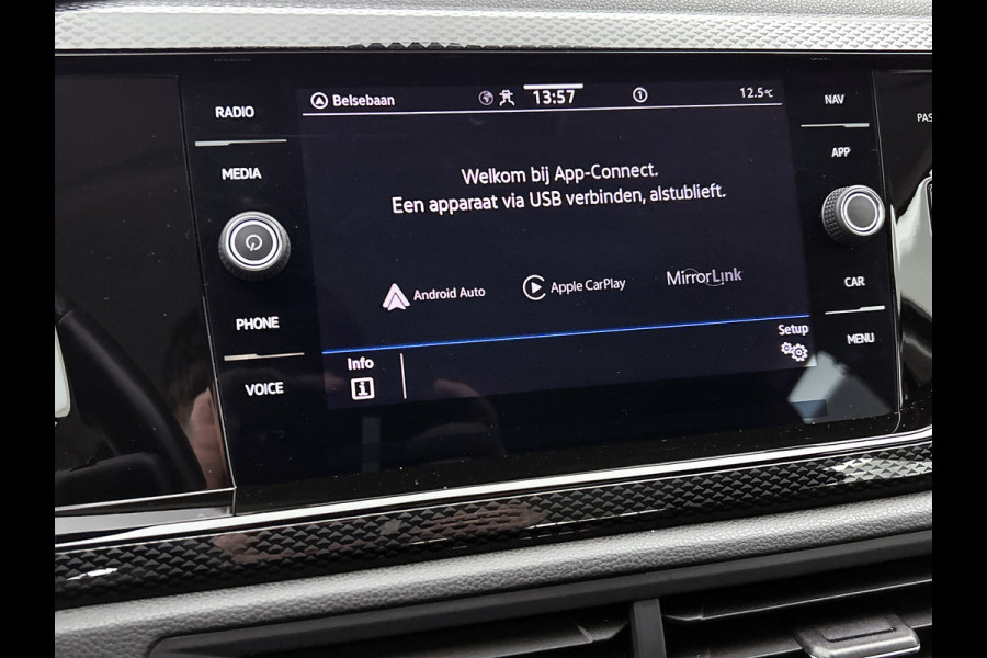 Volkswagen Polo 1.0 TSI Life Business (DIGITALE COCKPIT, STOELVERWARMING, NAVI, CARPLAY, PARKEERSENSOREN, 1e EIGENAAR, CLIMA)
