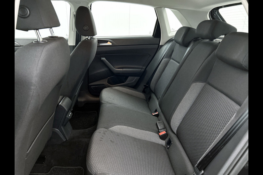 Volkswagen Polo 1.0 TSI Life Business (DIGITALE COCKPIT, STOELVERWARMING, NAVI, CARPLAY, PARKEERSENSOREN, 1e EIGENAAR, CLIMA)