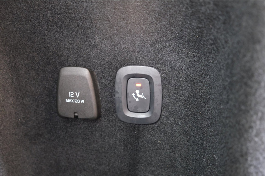 Volvo V60 2.0 T6 Recharge AWD Inscription - Airco, Cruise, PDC, Camera, Carplay, Trekhaak.