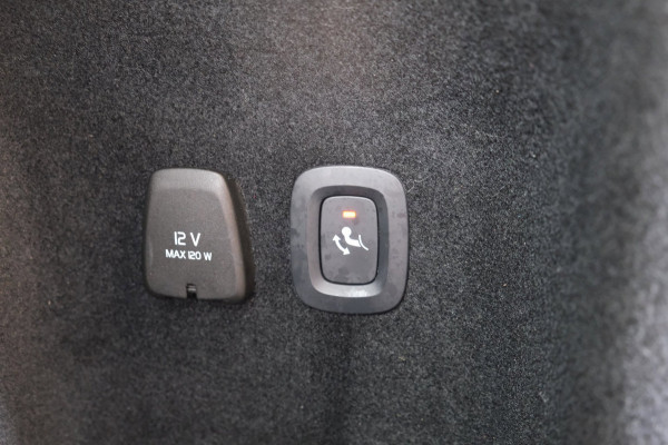 Volvo V60 2.0 T6 Recharge AWD Inscription - Airco, Cruise, PDC, Camera, Carplay, Trekhaak.