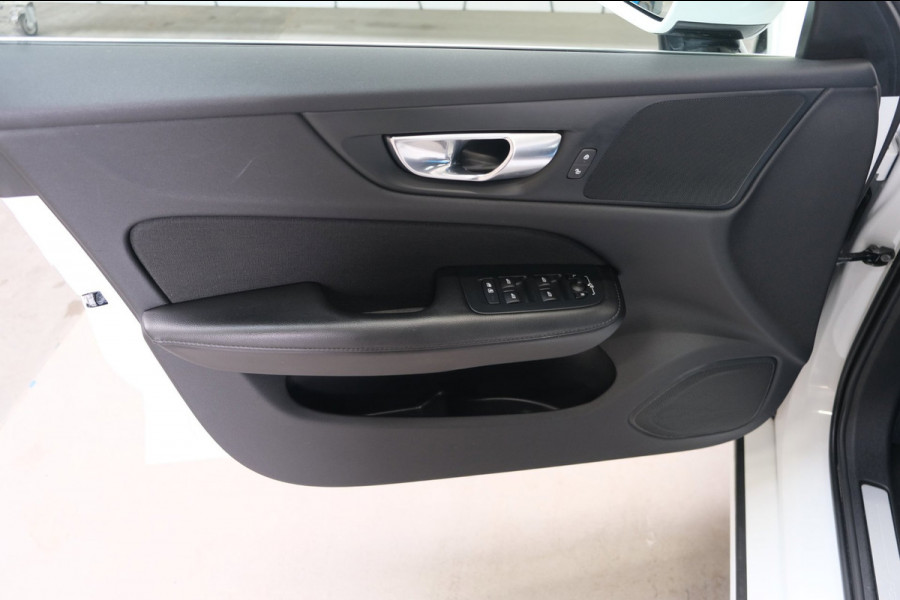 Volvo V60 2.0 T6 Recharge AWD Inscription - Airco, Cruise, PDC, Camera, Carplay, Trekhaak.