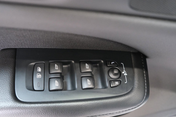 Volvo V60 2.0 T6 Recharge AWD Inscription - Airco, Cruise, PDC, Camera, Carplay, Trekhaak.