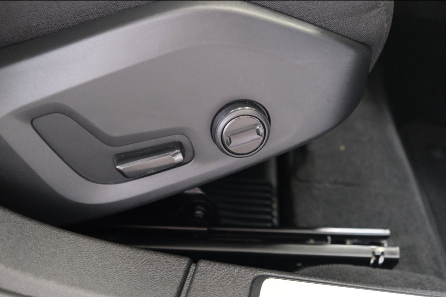 Volvo V60 2.0 T6 Recharge AWD Inscription - Airco, Cruise, PDC, Camera, Carplay, Trekhaak.
