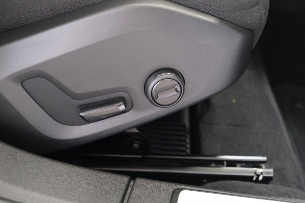Volvo V60 2.0 T6 Recharge AWD Inscription - Airco, Cruise, PDC, Camera, Carplay, Trekhaak.