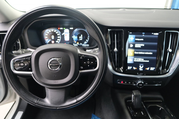 Volvo V60 2.0 T6 Recharge AWD Inscription - Airco, Cruise, PDC, Camera, Carplay, Trekhaak.