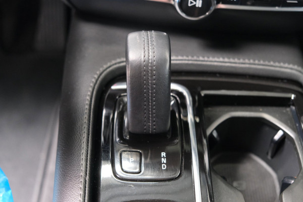 Volvo V60 2.0 T6 Recharge AWD Inscription - Airco, Cruise, PDC, Camera, Carplay, Trekhaak.