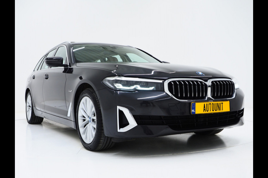 BMW 5 Serie Touring 530e xDrive | Panoramadak | Leder | Sfeerlicht | Carplay | Camera | Stoelverwarming