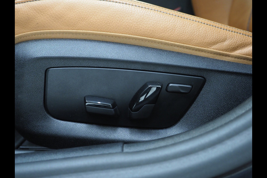 BMW 5 Serie Touring 530e xDrive | Panoramadak | Leder | Sfeerlicht | Carplay | Camera | Stoelverwarming