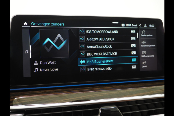 BMW 5 Serie Touring 530e xDrive | Panoramadak | Leder | Sfeerlicht | Carplay | Camera | Stoelverwarming