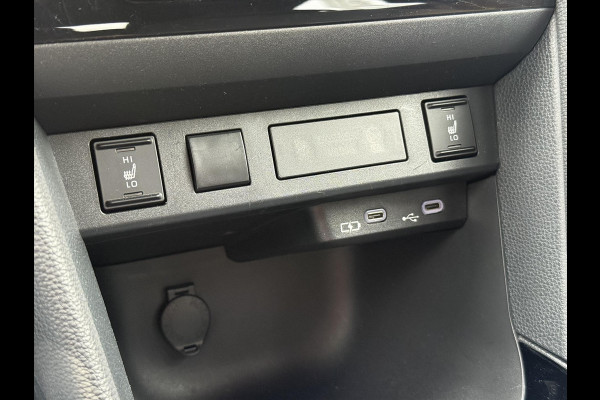 Toyota Yaris Cross 1.5 Hybrid First Edition Plus | Parkeersensoren, Stoel + Stuurverwarming, Groot scherm, Keyless, 17 inch