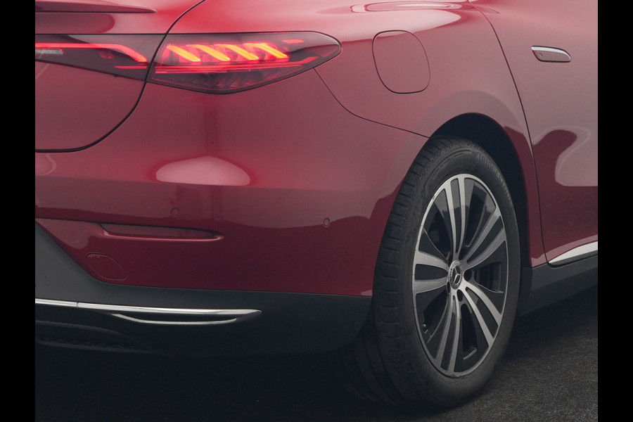 Mercedes-Benz EQE 350 Advantage 89 kWh 293pk Dealer O.H. | Adaptive Cruise | Luchtvering | Burmester Audio | Digital Light | 360 Camera | Lederen Sportstoelen Memory & Verwarmd | Sfeerverlichting | Keyless | Apple Carplay | Virtual | Navigatie |