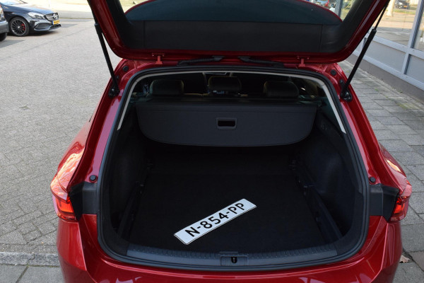 Seat Leon Sportstourer 1.5 eTSI FR|Cam.|Trekh.|ACC|Stoel+stuurverw.