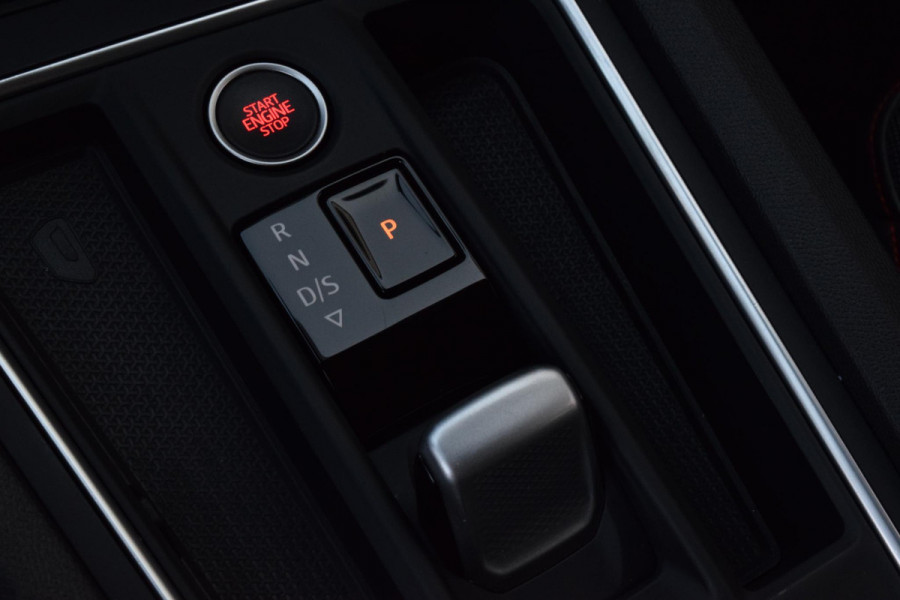 Seat Leon Sportstourer 1.5 eTSI FR|Cam.|Trekh.|ACC|Stoel+stuurverw.