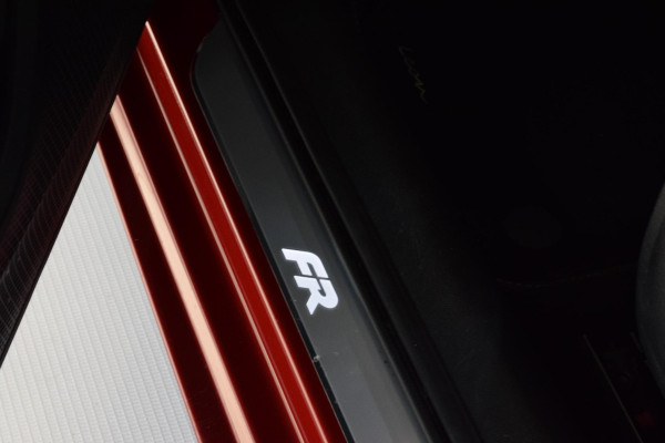 Seat Leon Sportstourer 1.5 eTSI FR|Cam.|Trekh.|ACC|Stoel+stuurverw.