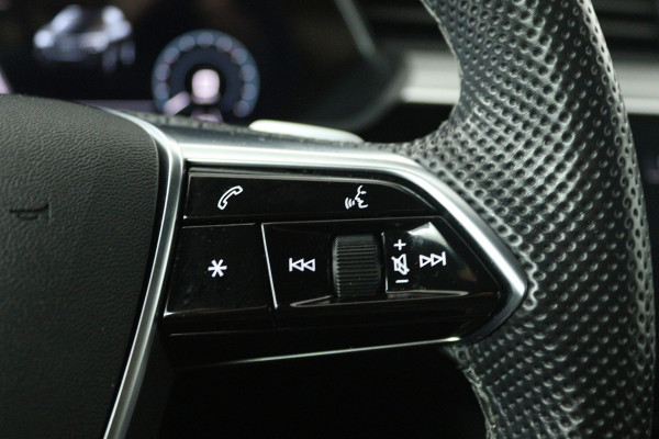 Audi e-tron 55 quattro S edition 95 kWh (TREKHAAK, B&O SOUND, SOH 92%, STOEL/STUUR VERWARMING, CRUISE ADAPTIEF, ELEKTR STOELEN)