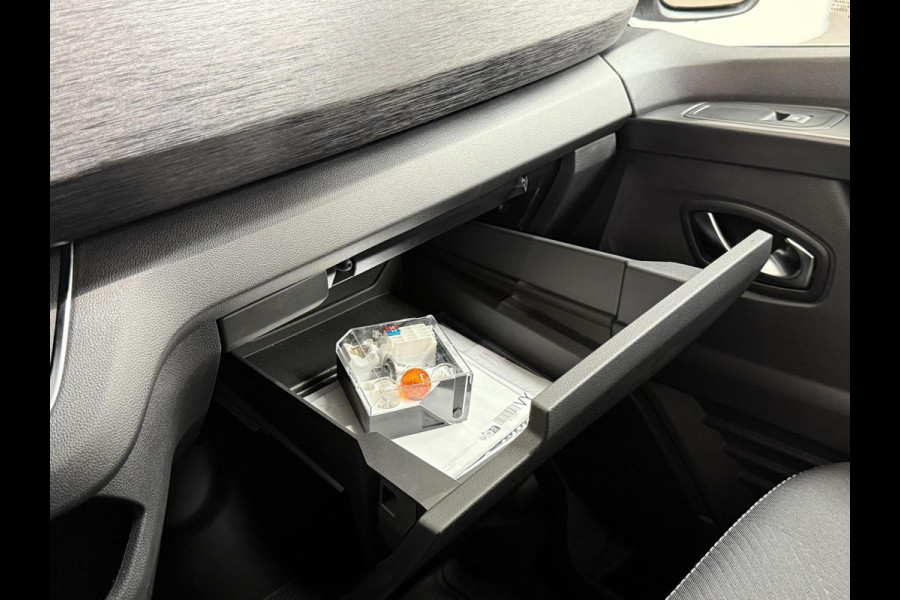 Renault Trafic 2.0 Blue dC1 150 EDC T29 L2H1 Extra Dubbele Cabine Navigatie Airco Lichtmetalen velgen Betimmering Trekhaak Camera Parkeer sensoren Dab