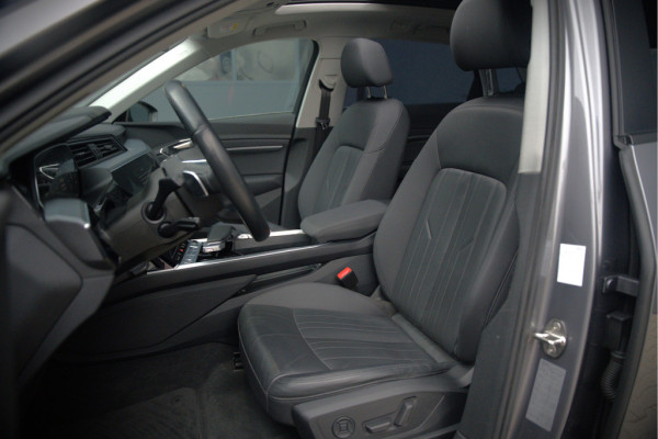 Audi e-tron 50 quattro Business edition Plus 71 kWh | Black Edition | Panoramadak | Camera | Memory Seats | Ambiance Verlichting | Luchtvering | Adaptive Cruise Control | Keyless | Matrix LED | Leder | Stoelverwarming | NAP |