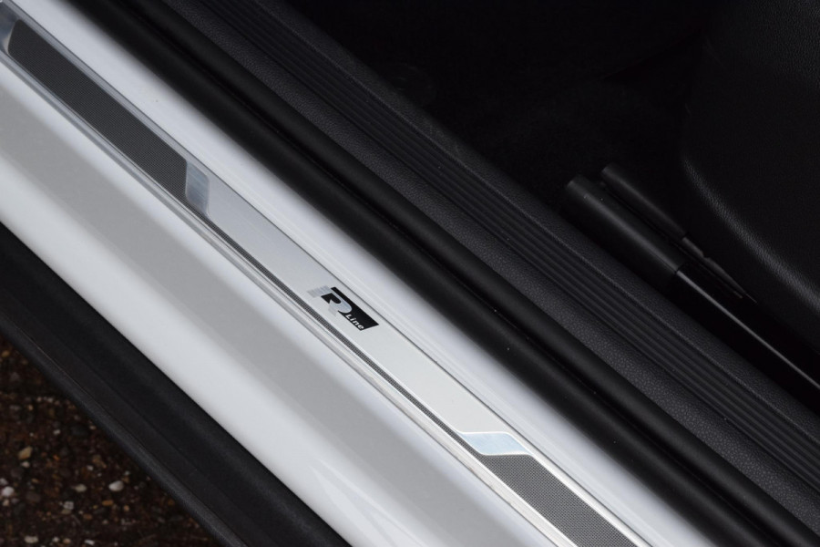 Volkswagen T-Cross 1.0 TSI|2x R-Line|Cam.|ACC|18"|Stoelver.|Virtual