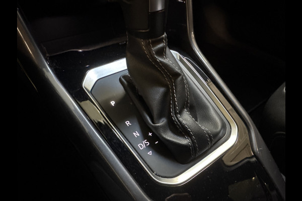 Volkswagen T-Roc 1.5 TSI 150PK DSG R SPORT VIRTUAL/NAVI/CAMERA/VELOURS