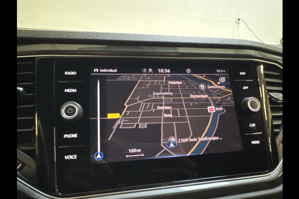 Volkswagen T-Roc 1.5 TSI 150PK DSG R SPORT VIRTUAL/NAVI/CAMERA/VELOURS