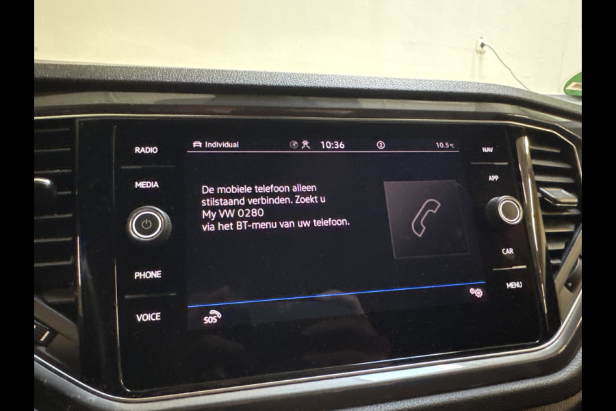 Volkswagen T-Roc 1.5 TSI 150PK DSG R SPORT VIRTUAL/NAVI/CAMERA/VELOURS