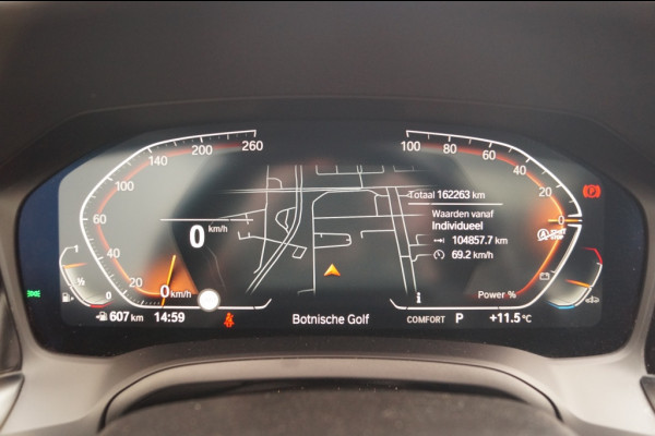 BMW 3 Serie Touring 320i 184pk Business Edition Plus -PANO-LEER-