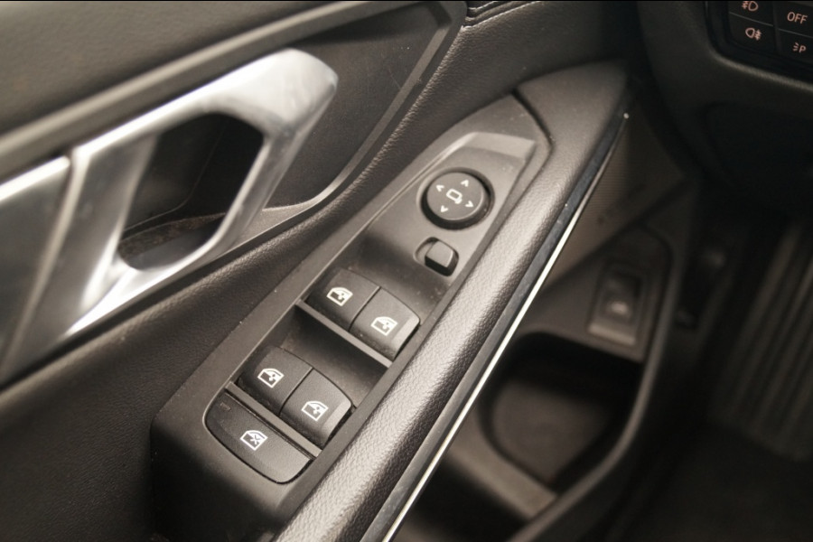 BMW 3 Serie Touring 320i 184pk Business Edition Plus -PANO-LEER-