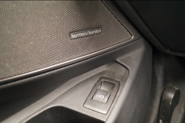 BMW 3 Serie Touring 320i 184pk Business Edition Plus -PANO-LEER-