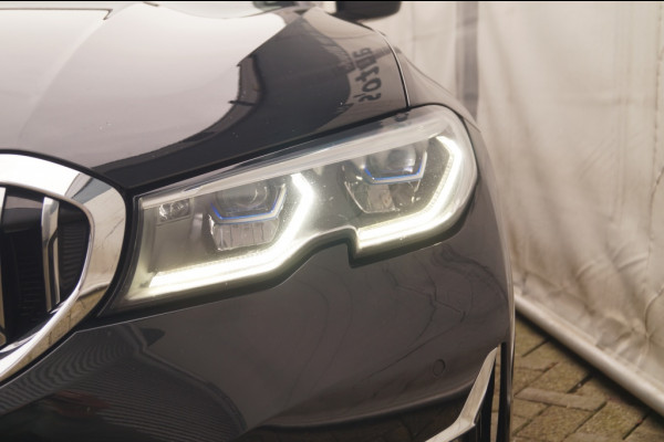 BMW 3 Serie Touring 320i 184pk Business Edition Plus -PANO-LEER-