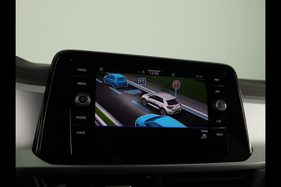 Volkswagen T-Roc 1.5 TSI Life Edition 150 PK | Automaat (DSG) | Navigatie | Extra getint glas | Verlengde garantie