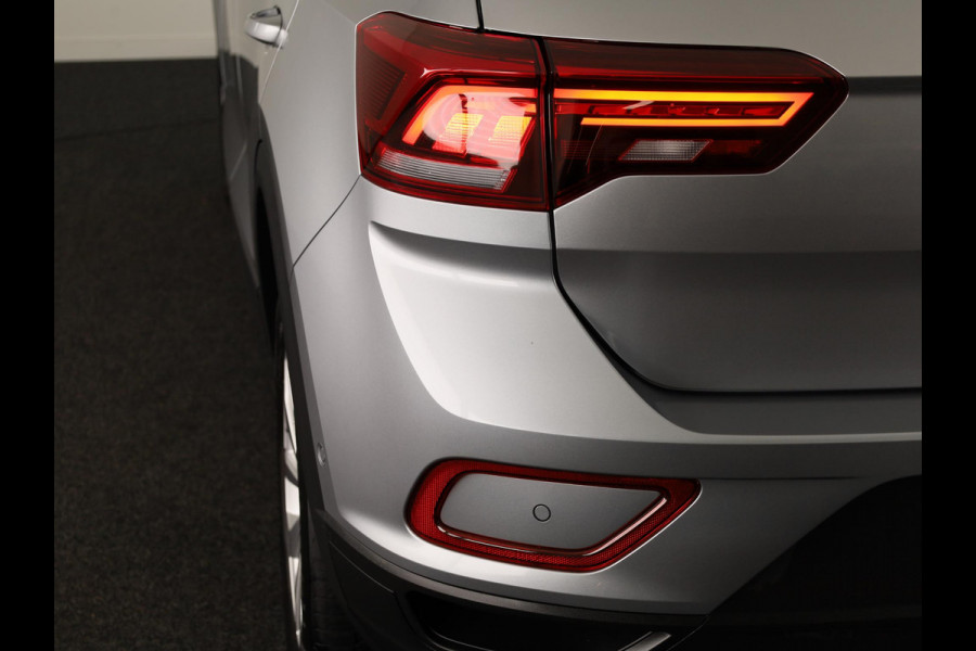 Volkswagen T-Roc 1.5 TSI Life Edition 150 PK | Automaat (DSG) | Navigatie | Extra getint glas | Verlengde garantie
