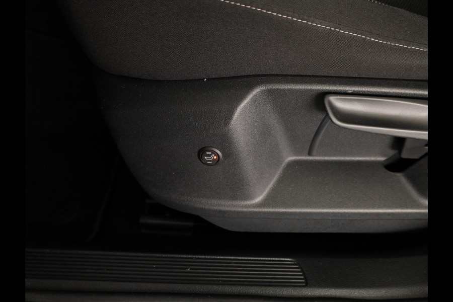 Volkswagen T-Roc 1.5 TSI Life Edition 150 PK | Automaat (DSG) | Navigatie | Extra getint glas | Verlengde garantie