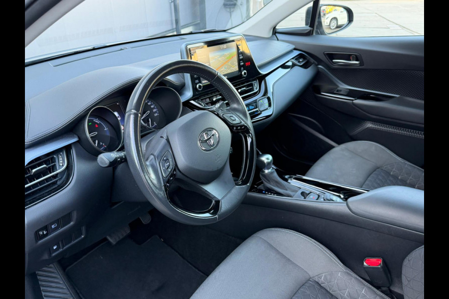 Toyota C-HR 1.8 Hybrid Dynamic / navigatie / PDC v+a CARPLAY