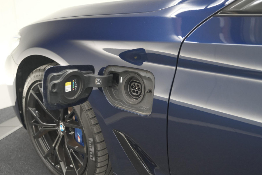 BMW 5 Serie 545e xDrive Business Edition Plus | M Sportpakket | Driving Assistant Professional | Harman Kardon Surround Sound System