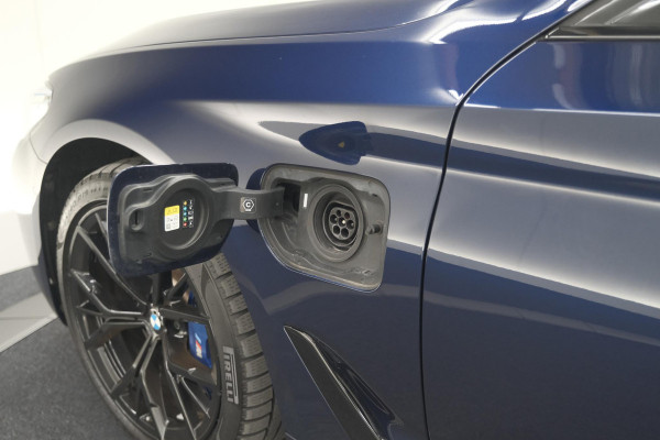 BMW 5 Serie 545e xDrive Business Edition Plus | M Sportpakket | Driving Assistant Professional | Harman Kardon Surround Sound System