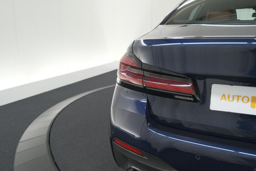 BMW 5 Serie 545e xDrive Business Edition Plus | M Sportpakket | Driving Assistant Professional | Harman Kardon Surround Sound System