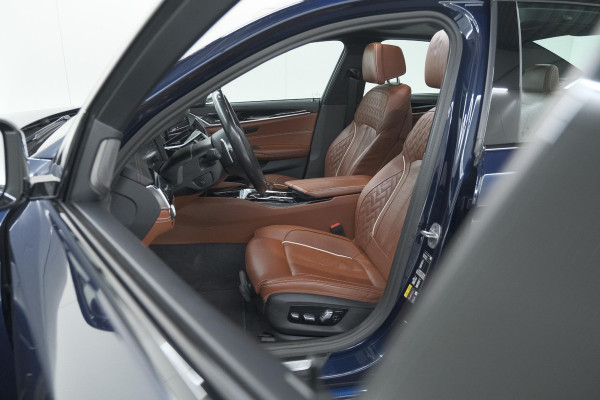 BMW 5 Serie 545e xDrive Business Edition Plus | M Sportpakket | Driving Assistant Professional | Harman Kardon Surround Sound System