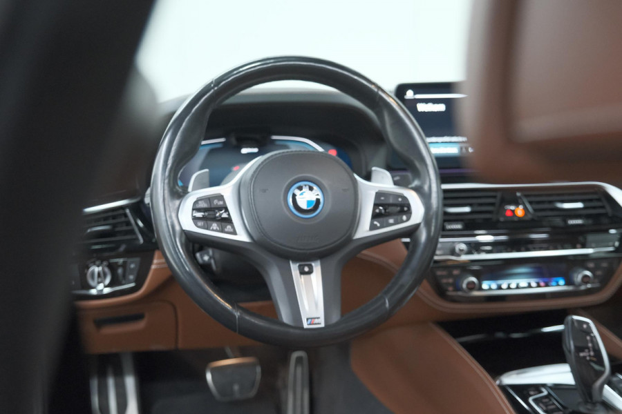 BMW 5 Serie 545e xDrive Business Edition Plus | M Sportpakket | Driving Assistant Professional | Harman Kardon Surround Sound System