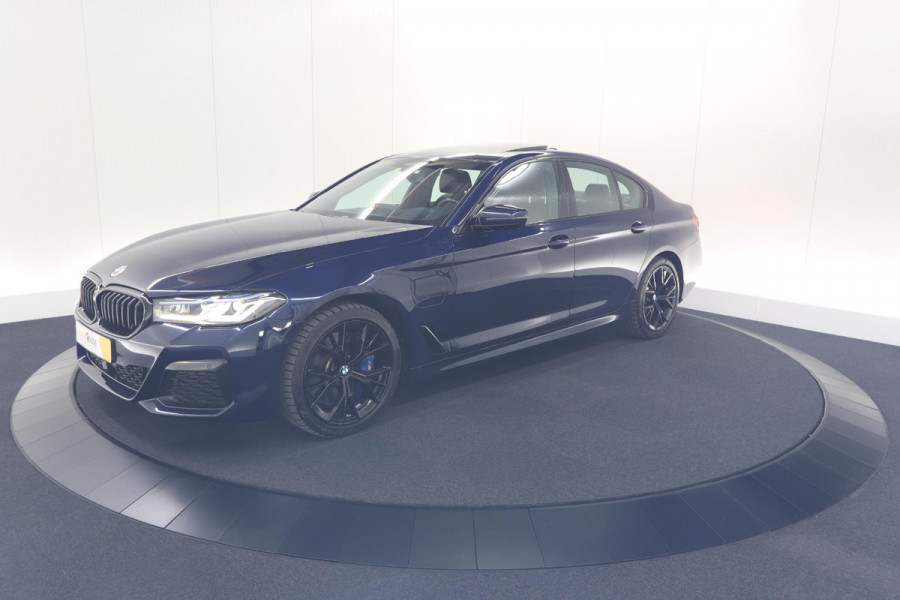 BMW 5 Serie 545e xDrive Business Edition Plus | M Sportpakket | Driving Assistant Professional | Harman Kardon Surround Sound System