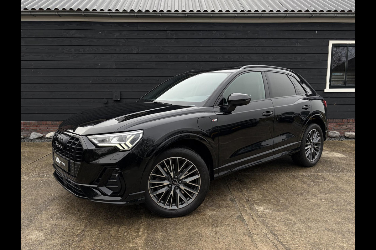 Audi Q3 45 TFSI e S edition - 3x S-Line l Panorama l Camera l Memory l Apple carplay l ACC