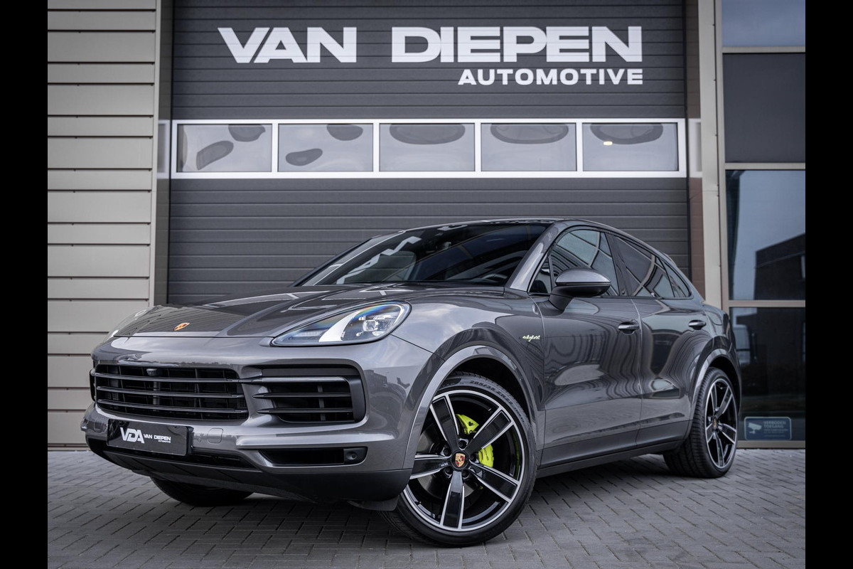 Porsche Cayenne Coupé 3.0 E-Hybrid - Sport Chrono l Panorama l Achter As Best. l Luchtvering l 22'' l Sfeerverl.