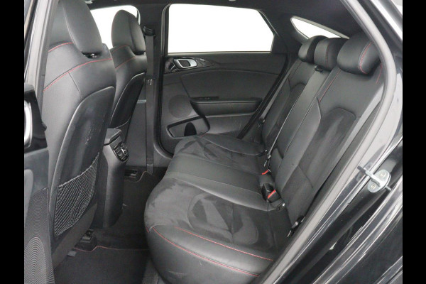 Kia ProCeed 1.6 T-GDI GT | 204pk | Panoramadak | Leder/Alcantara | Stoel & stuurverwarming | Trekhaak | Adaptive cruise | JBL Sound | Carplay | Camera | Navigatie | Full LED | Keyless | Achterbankverwarming