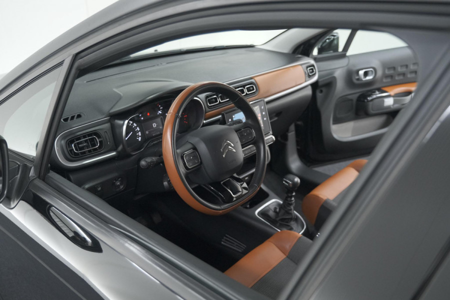 Citroën C3 PureTech 110 S&S Shine | Trekhaak | Parkeersensoren | Navigatie | Apple Carplay