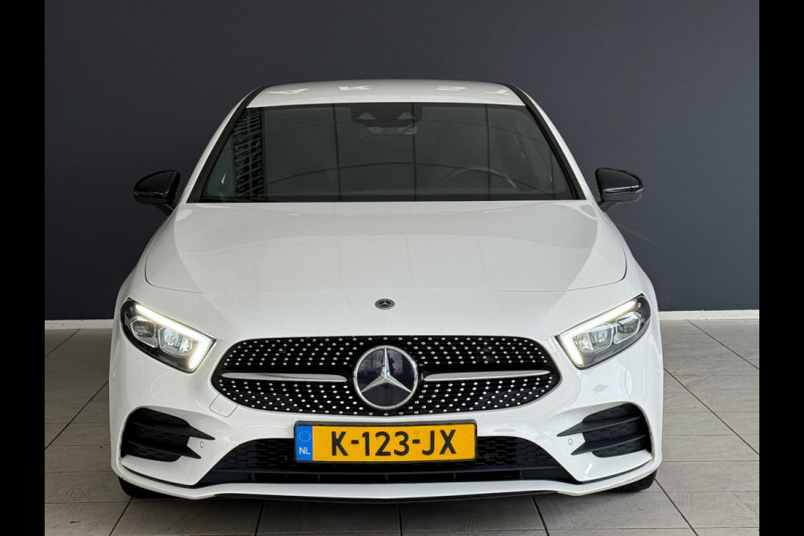 Mercedes-Benz A-Klasse 180 AMG Night Navi|Sfeer|Stoelverwarming|Dealer Onderhouden