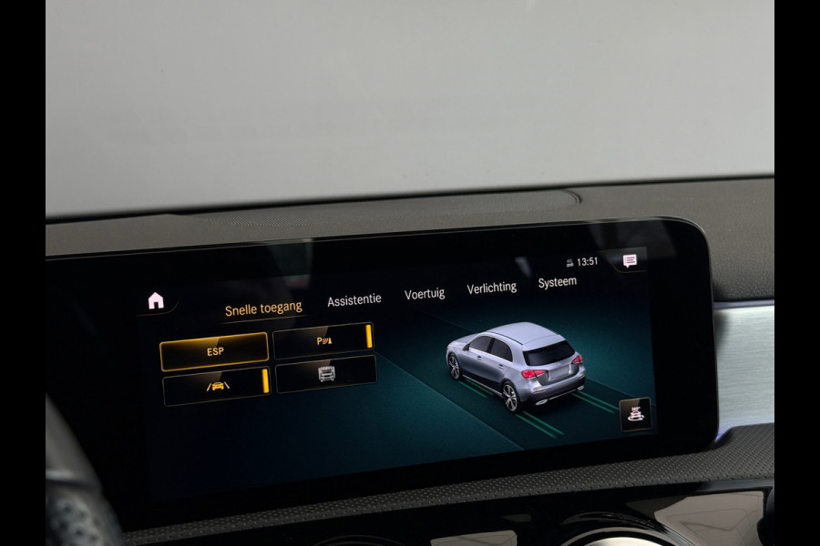 Mercedes-Benz A-Klasse 180 AMG Night Navi|Sfeer|Stoelverwarming|Dealer Onderhouden