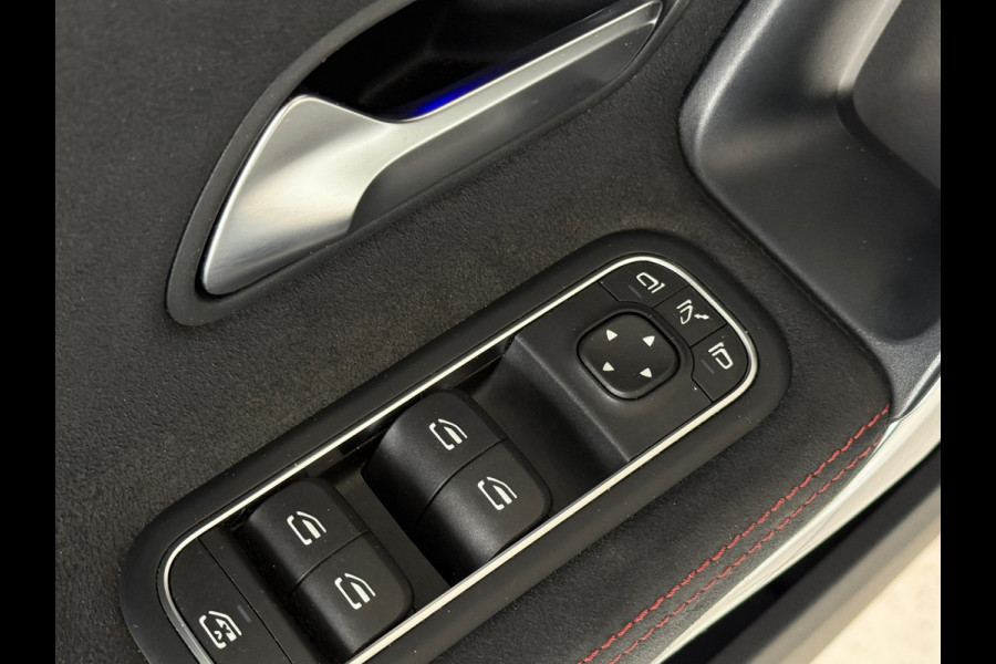 Mercedes-Benz A-Klasse 180 AMG Night Navi|Sfeer|Stoelverwarming|Dealer Onderhouden